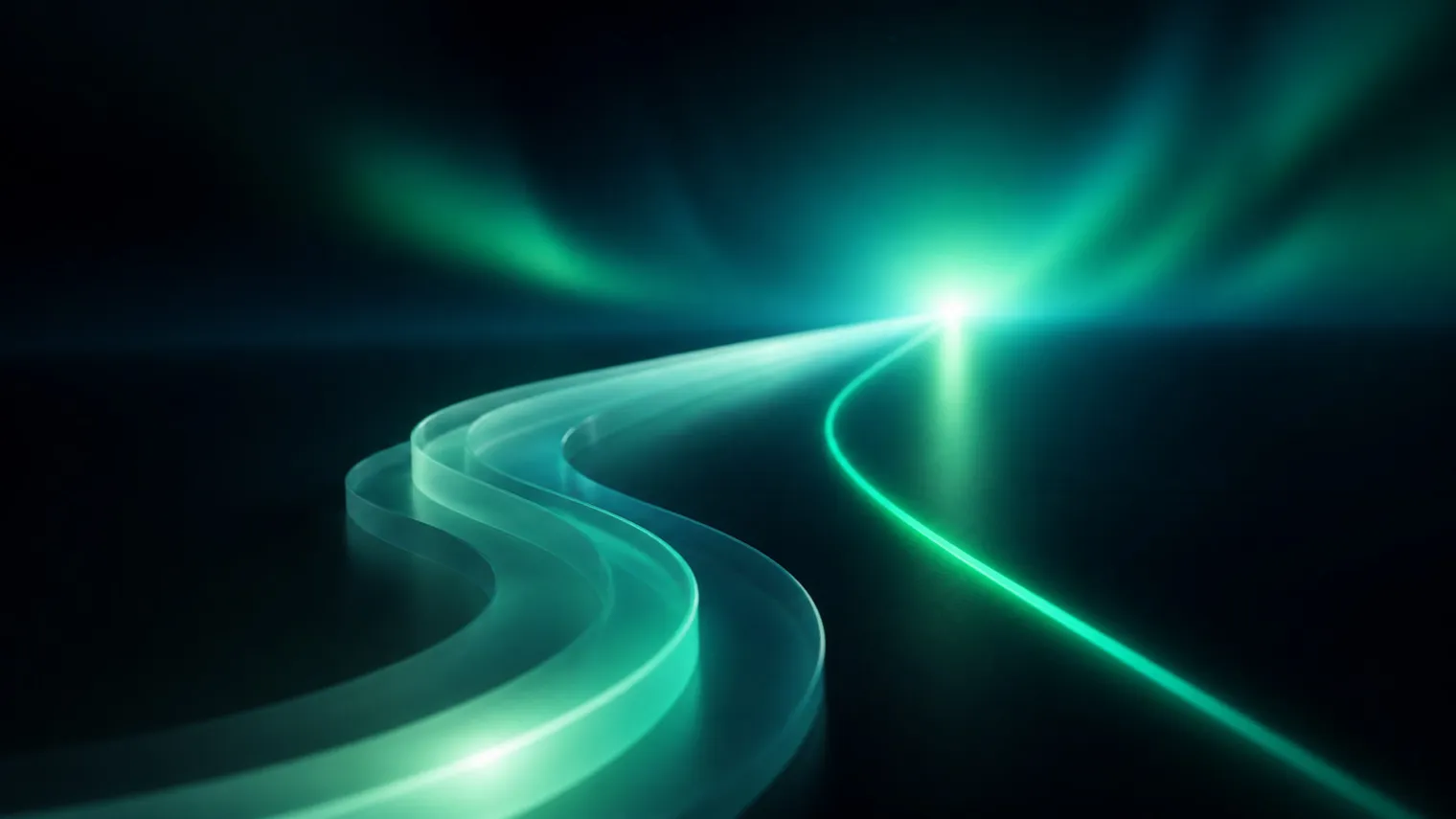 Contratar a alguien frente a un asistente de IA: dos caminos de luz esmeralda, una cinta de cristal ancha y un haz fino y rápido, convergiendo hacia un mismo punto de luz bajo una aurora.